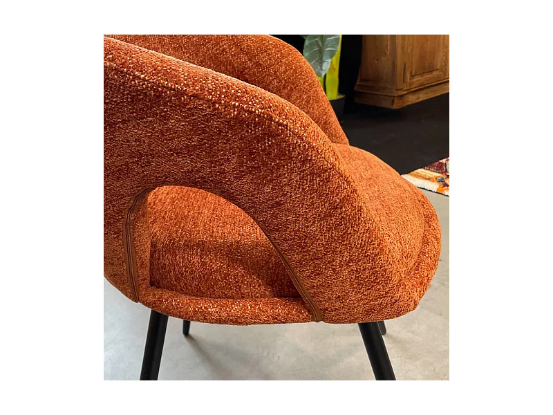 Chaise rotative 180° en tissu doux terracotta et pieds métal - ALEX