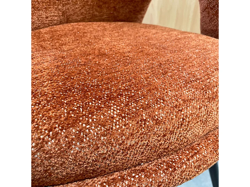 Chaise rotative 180° en tissu doux terracotta et pieds métal - ALEX