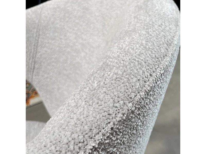 Chaise rotative 180° en tissu doux gris clair et pieds métal - ALEX