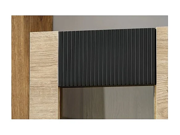Vitrine DOUM – Chêne clair et noir – L70 x H192 x P40 cm