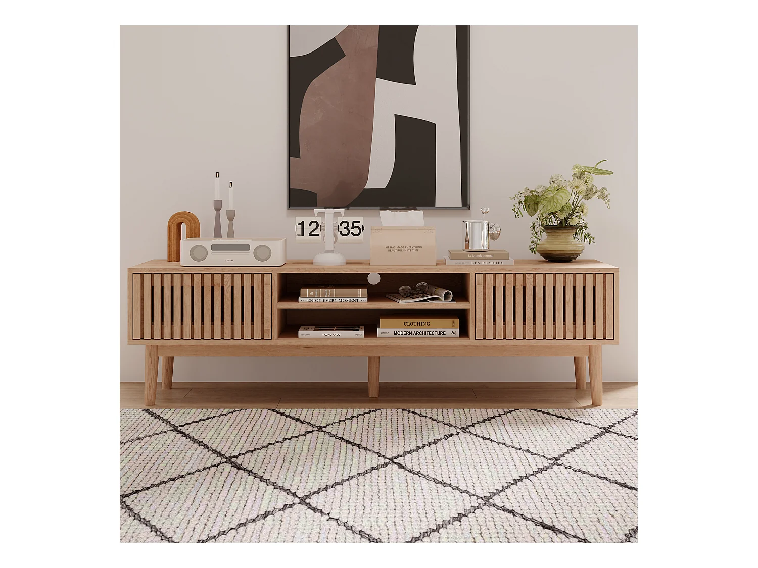 Meuble TV en bois massif avec portes à panneaux ventilés et rangement — Couleur naturelle