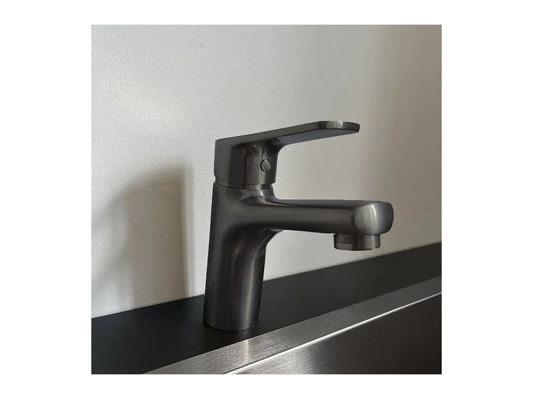 Full niedriger Waschtischmischer gun metal Essebagno