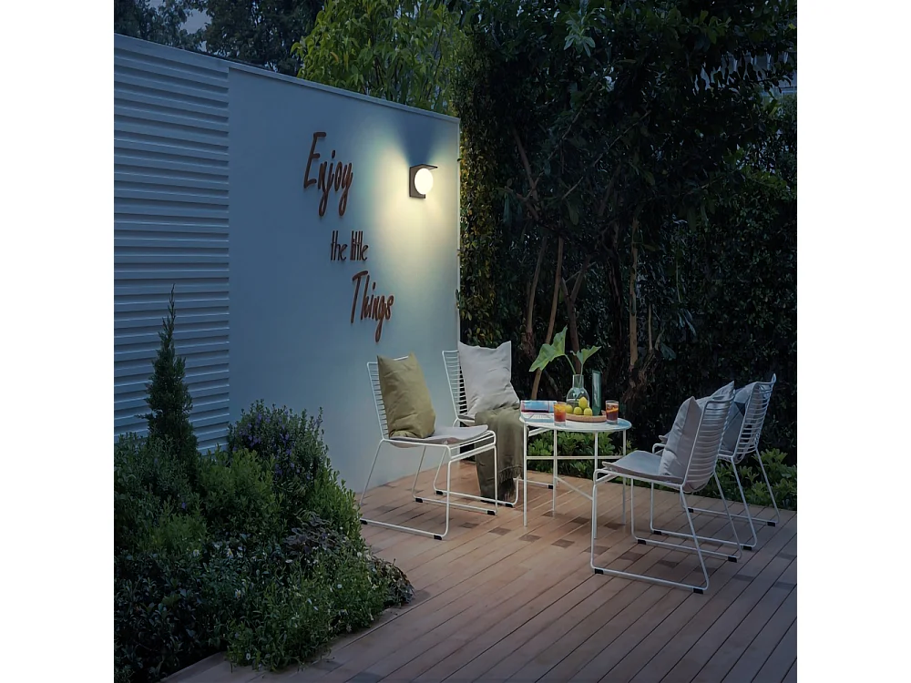 Lot de 4 lampes solaires EZIlight® Solar Wall S26