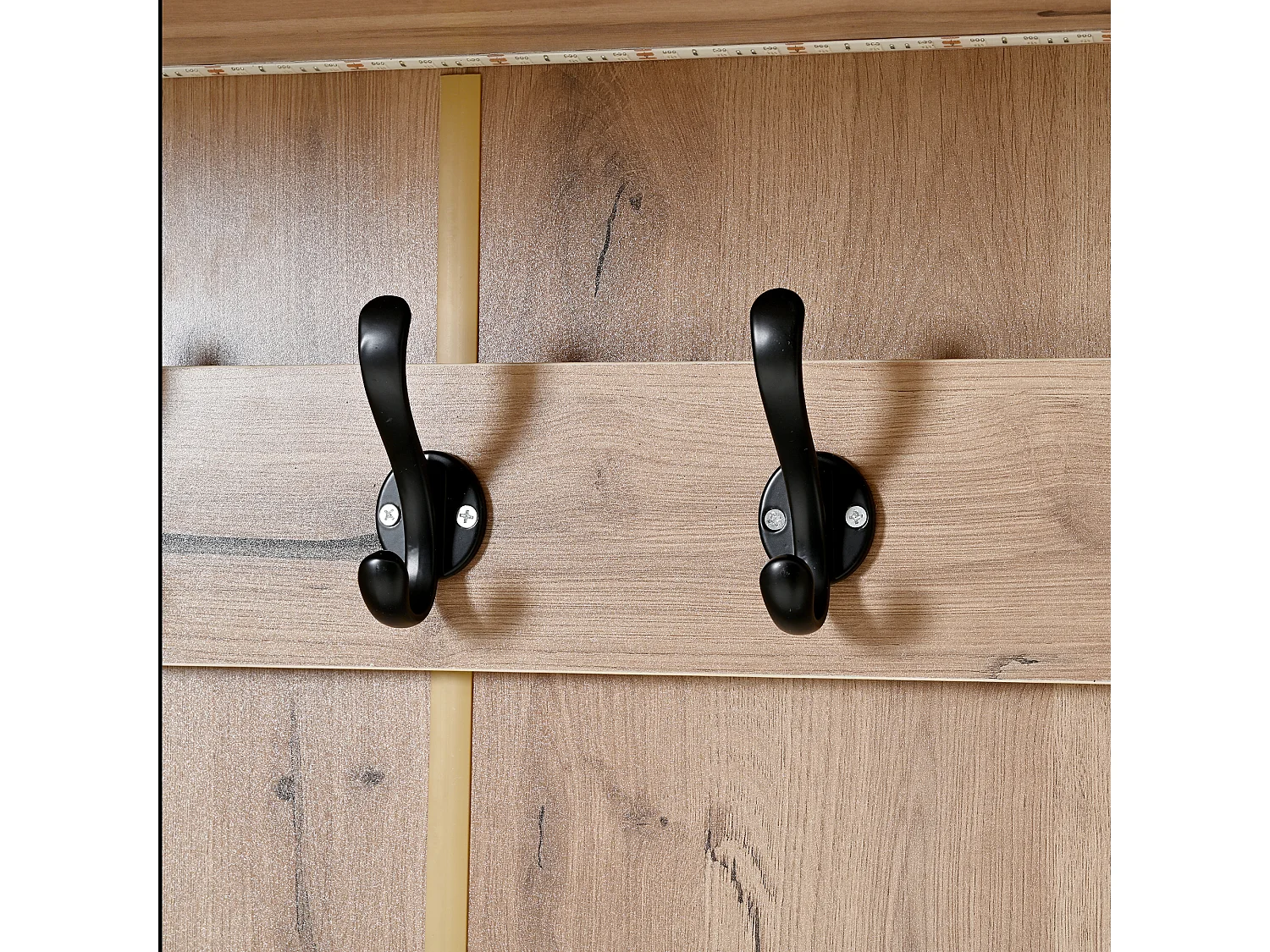 Moderne Garderobe 80x30x185 cm - mit 5 Haken und 2 Türen - 6 offene Ablagefächer - Natur