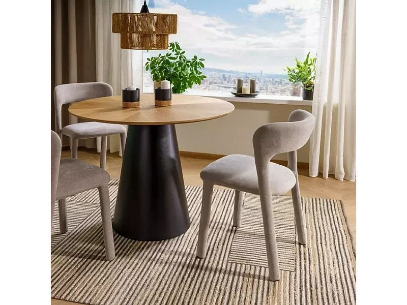 Chaise en tissu beige, forme minimaliste et dossier incurvé design tout tissu VASIA