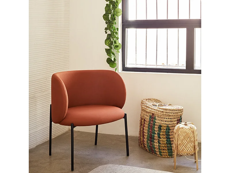 Fauteuil design arrondi en tissu pieds métal noir MOGI