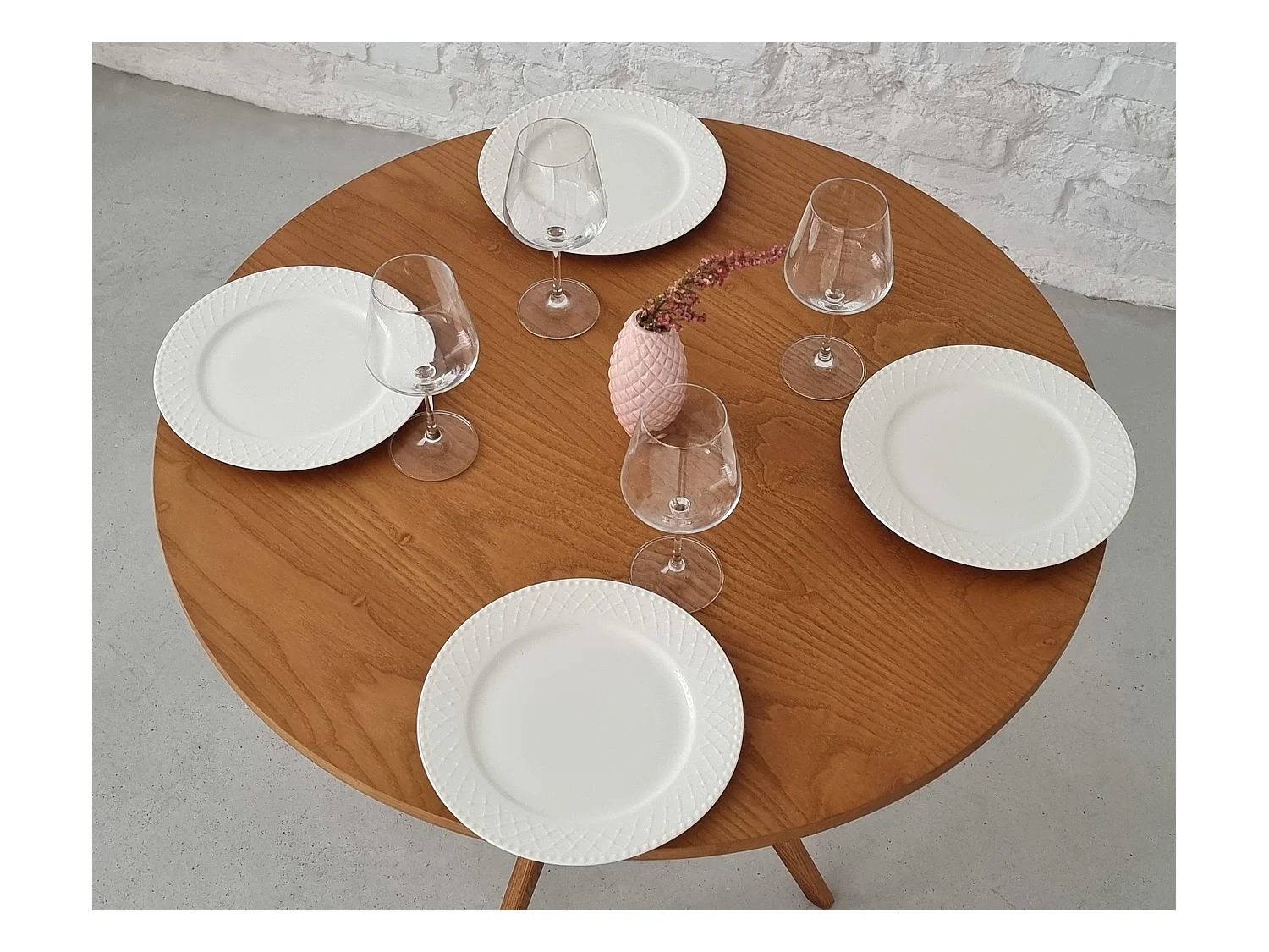 Table à manger ronde 70 cm Jubi frêne teinté chêne