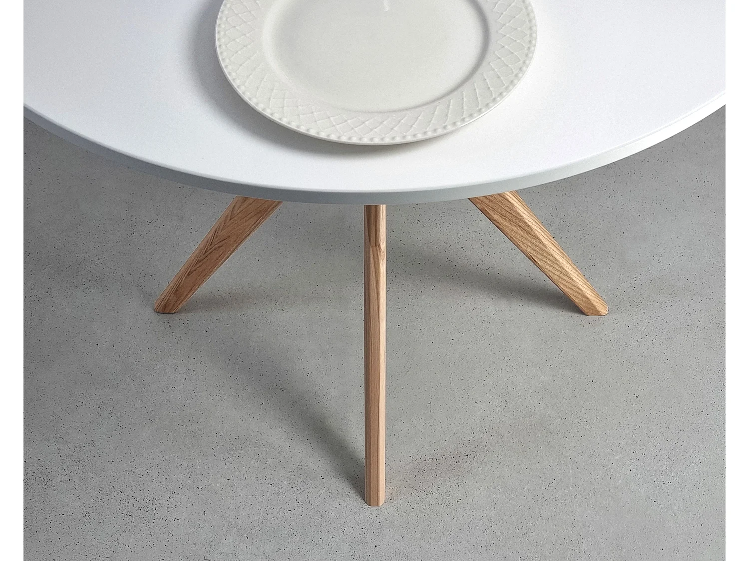 Runder Esstisch 90cm Jubi Perlweiß | Eschenbein