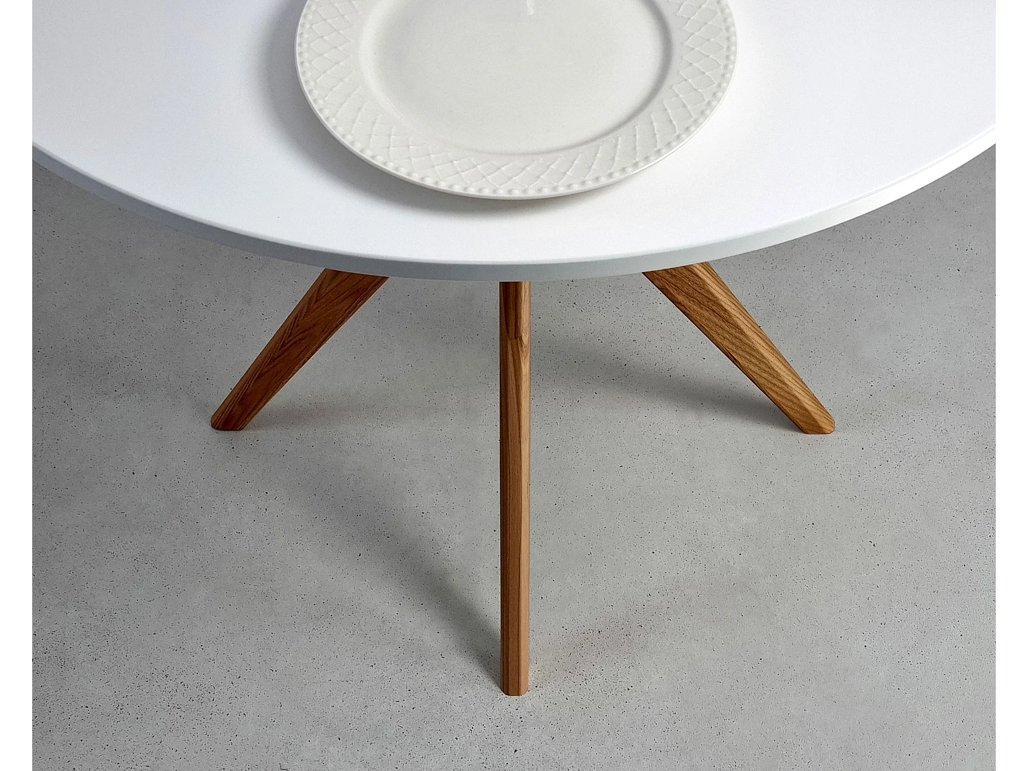 Runder Esstisch 90cm Jubi Braun Beige | Eschenbein in Eichenoptik