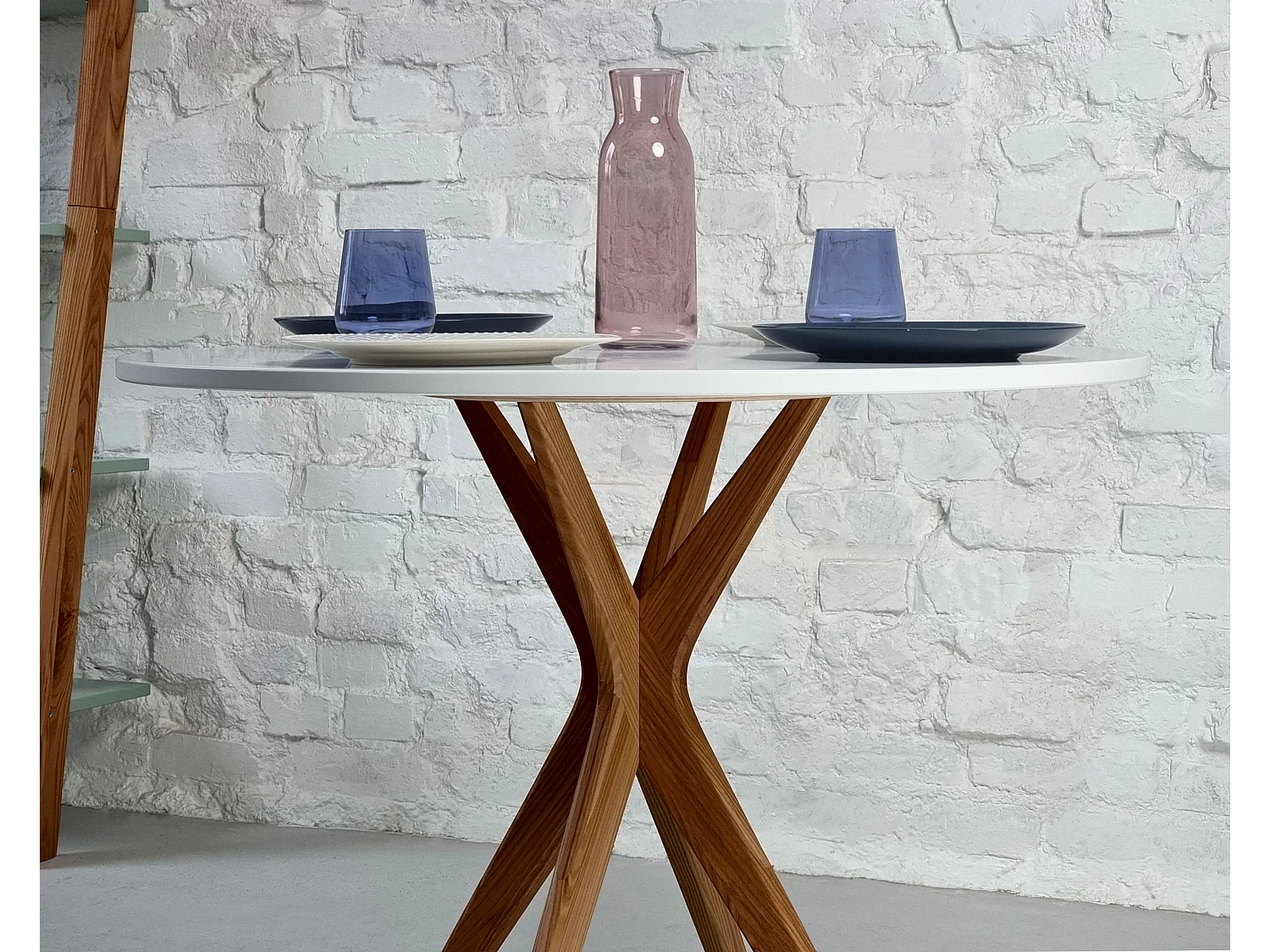 Table à manger ronde 80cm Rose Antique | Pied en frêne teinté chêne