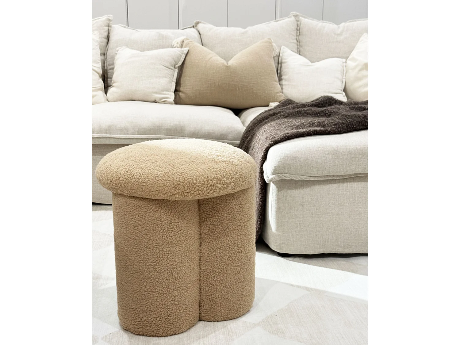 Pouffe CARRINGTON Boucle Beige