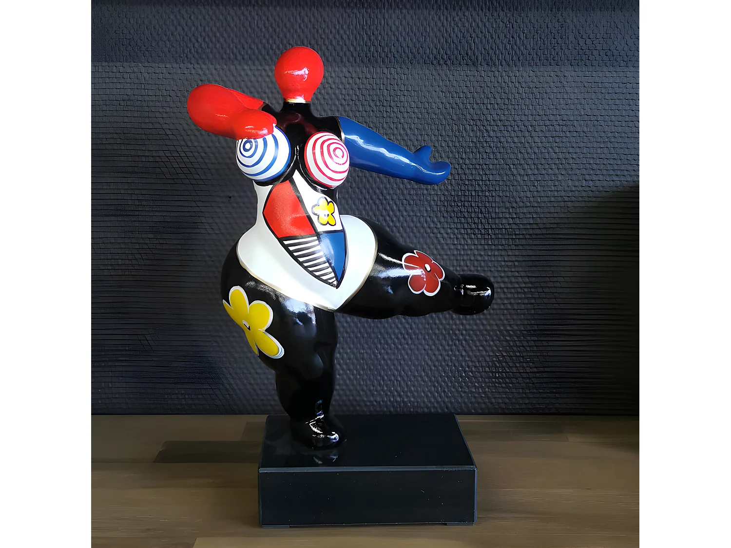 Statue femme dansant avec peinture abstraite H33 cm - LADY FLORA