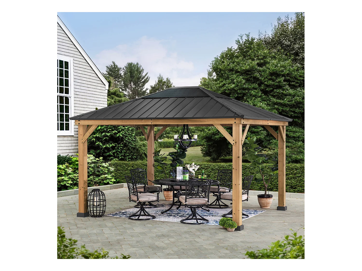 Pavillon en bois avec cadre en acier anthracite et lucarne en polycarbonate BRURI 335cm x 393cm