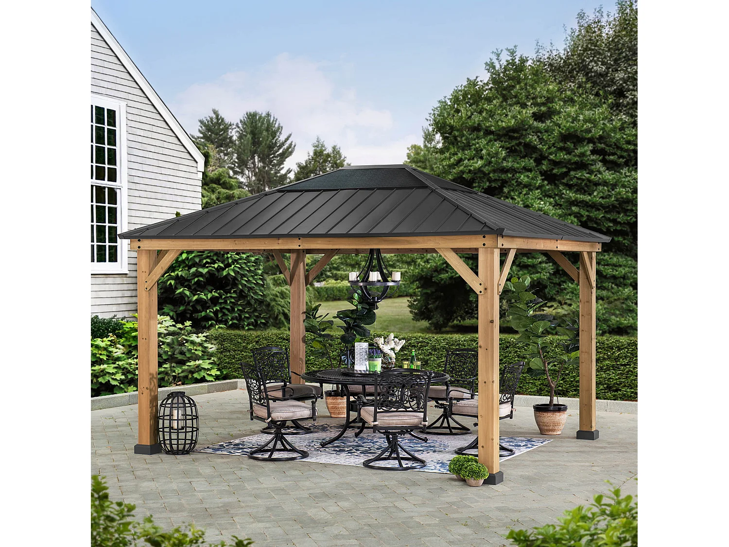 Pavillon en bois avec cadre en acier anthracite et lucarne en polycarbonate BRURI 335cm x 393cm