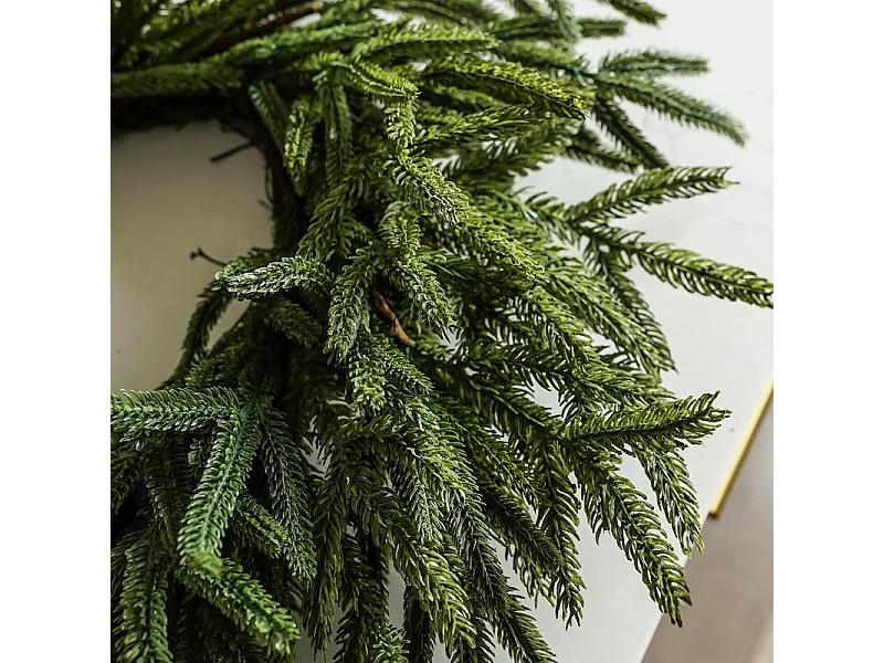 Guirnalda navideña de pino Norfolk "Liam" con efecto For Real Touch de Ø 60 cm