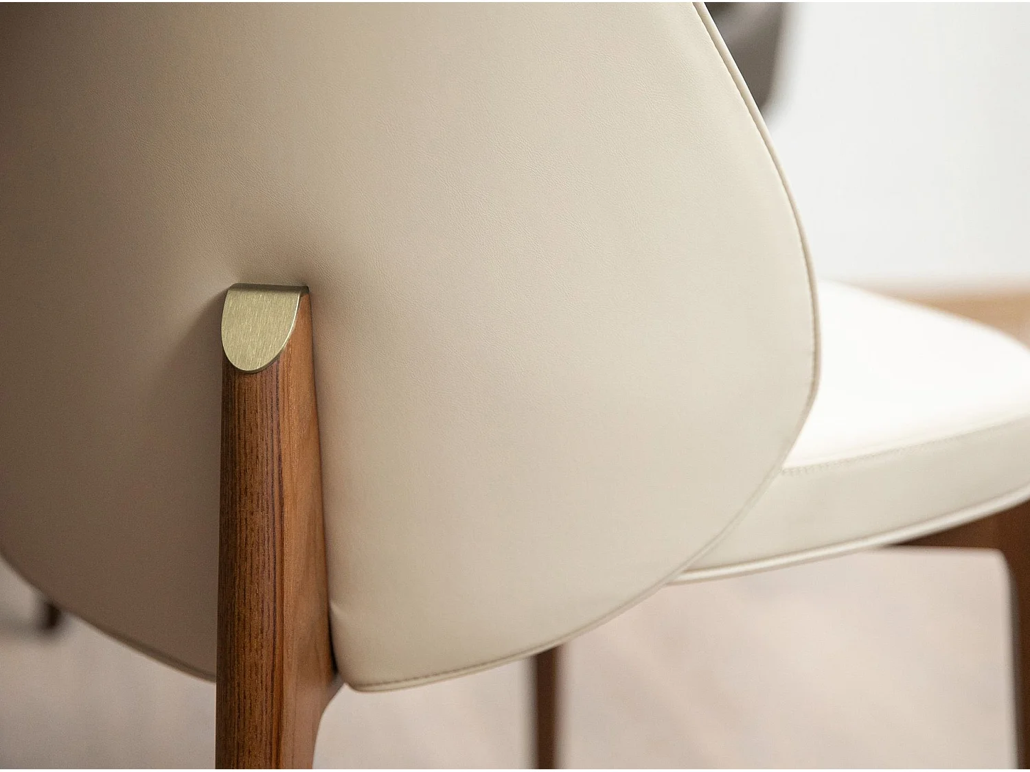 Chaise en similicuir crème 4207 ANGEL CERDA