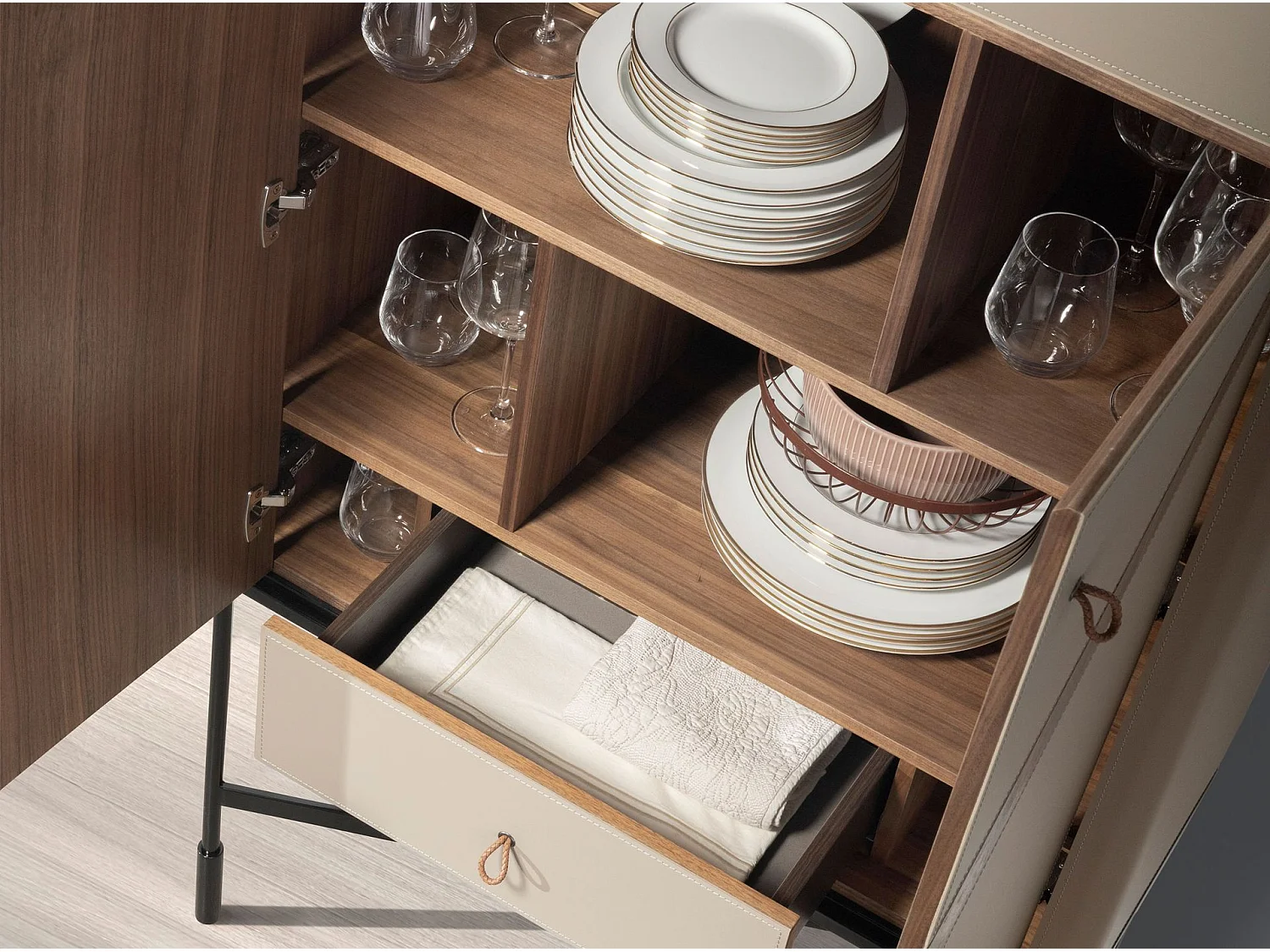 Hoog dressoir leer, walnoot en zwart staal 3280 ANGEL CERDA