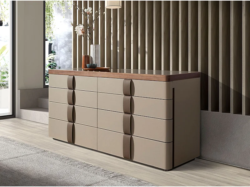 Komoda z imitacji skóry, orzech, podstawa ze stali polerowanej i blat z brązowego szkła dymionego 7203 ANGEL CERDA