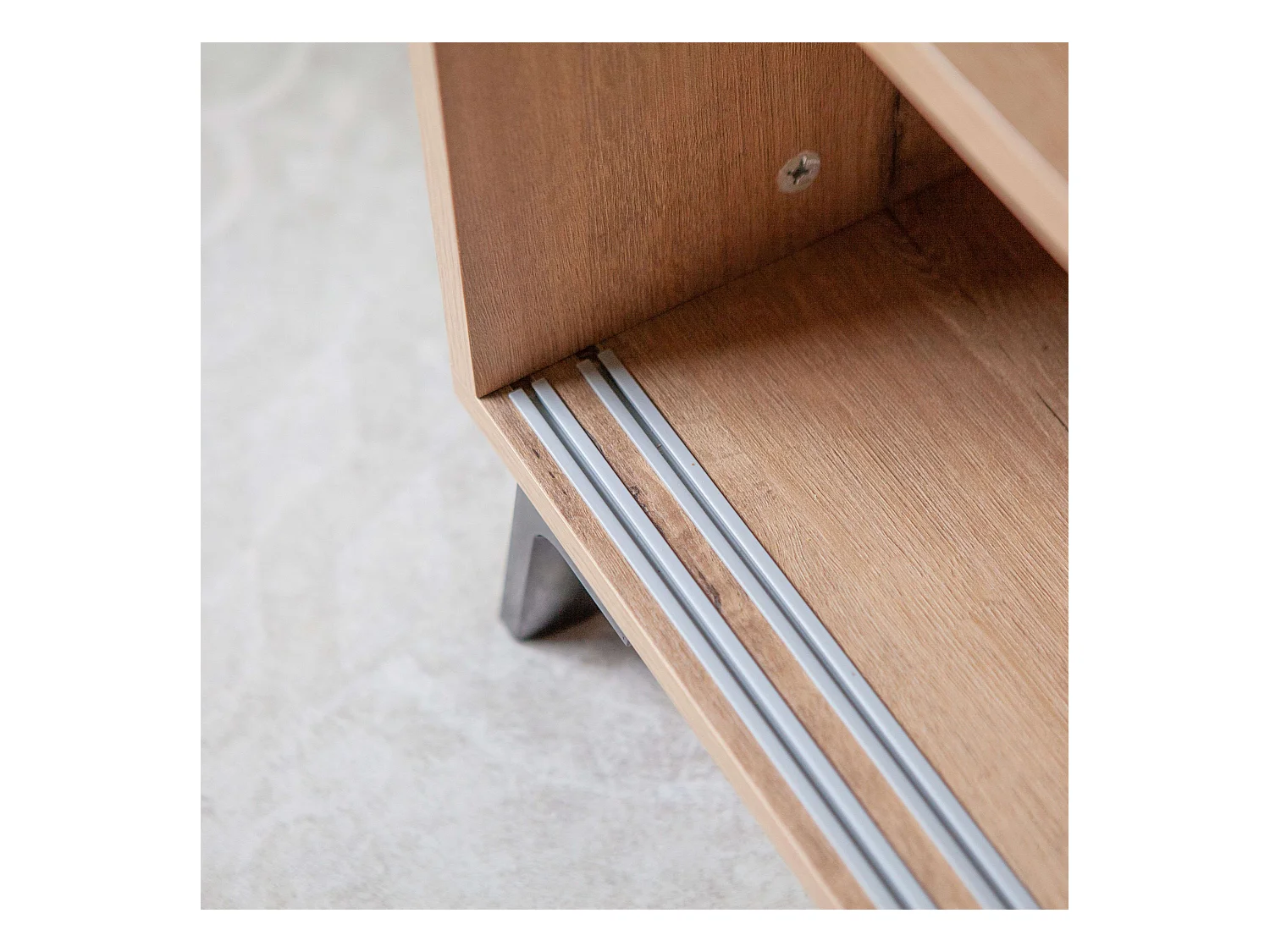 Meuble TV Kamet avec 2 portes coulissantes, chêne doré industriel, 52 x 160 x 40 cm