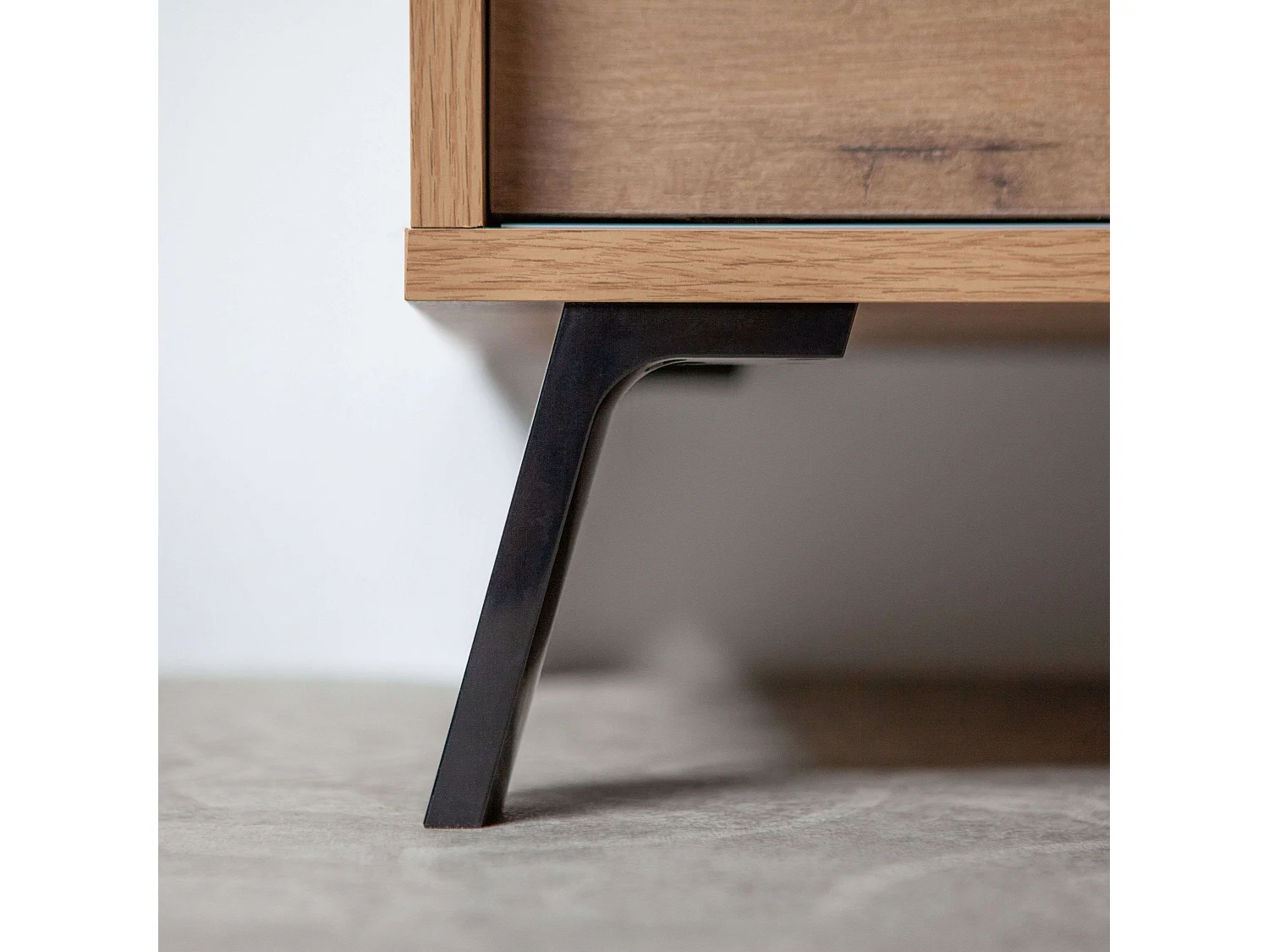 Meuble TV Kamet avec 2 portes coulissantes, chêne doré industriel, 52 x 160 x 40 cm