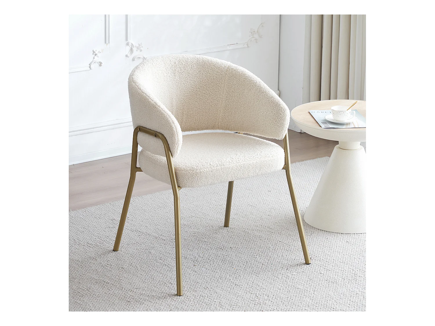Chaise à manger en laine d'agneau avec accoudoirs et dossier - pieds en métal - blanc