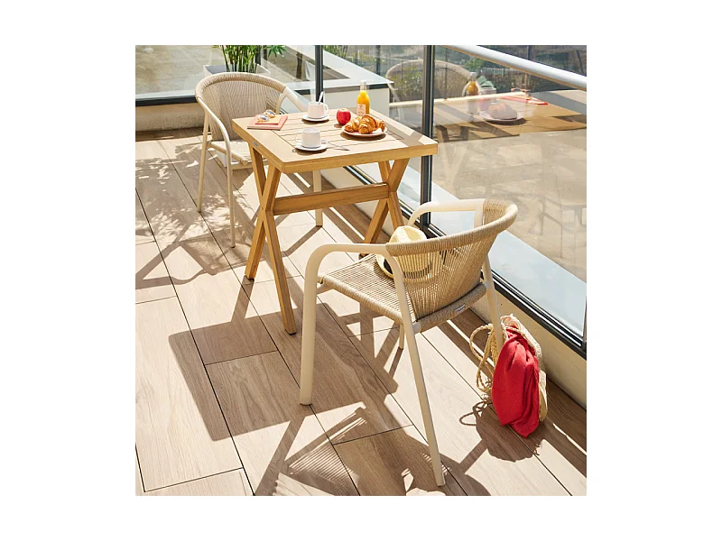 Table carrée fixe extérieure Xenia 2 places acacia Hespéride