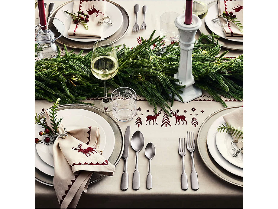 Wieniec bożonarodzeniowy "Pattyx" z sosny Norfolk w kolorze Real Touch PE, 270 cm