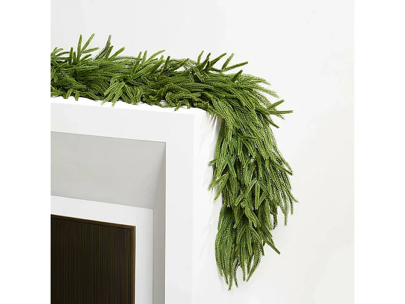 Wieniec bożonarodzeniowy "Pattyx" z sosny Norfolk w kolorze Real Touch PE, 270 cm