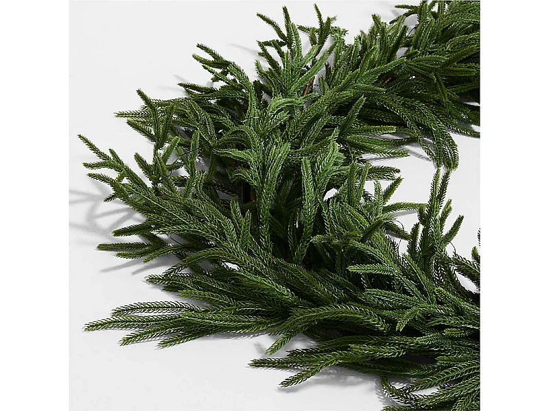 Wieniec bożonarodzeniowy "Pattyx" z sosny Norfolk w kolorze Real Touch PE, 270 cm