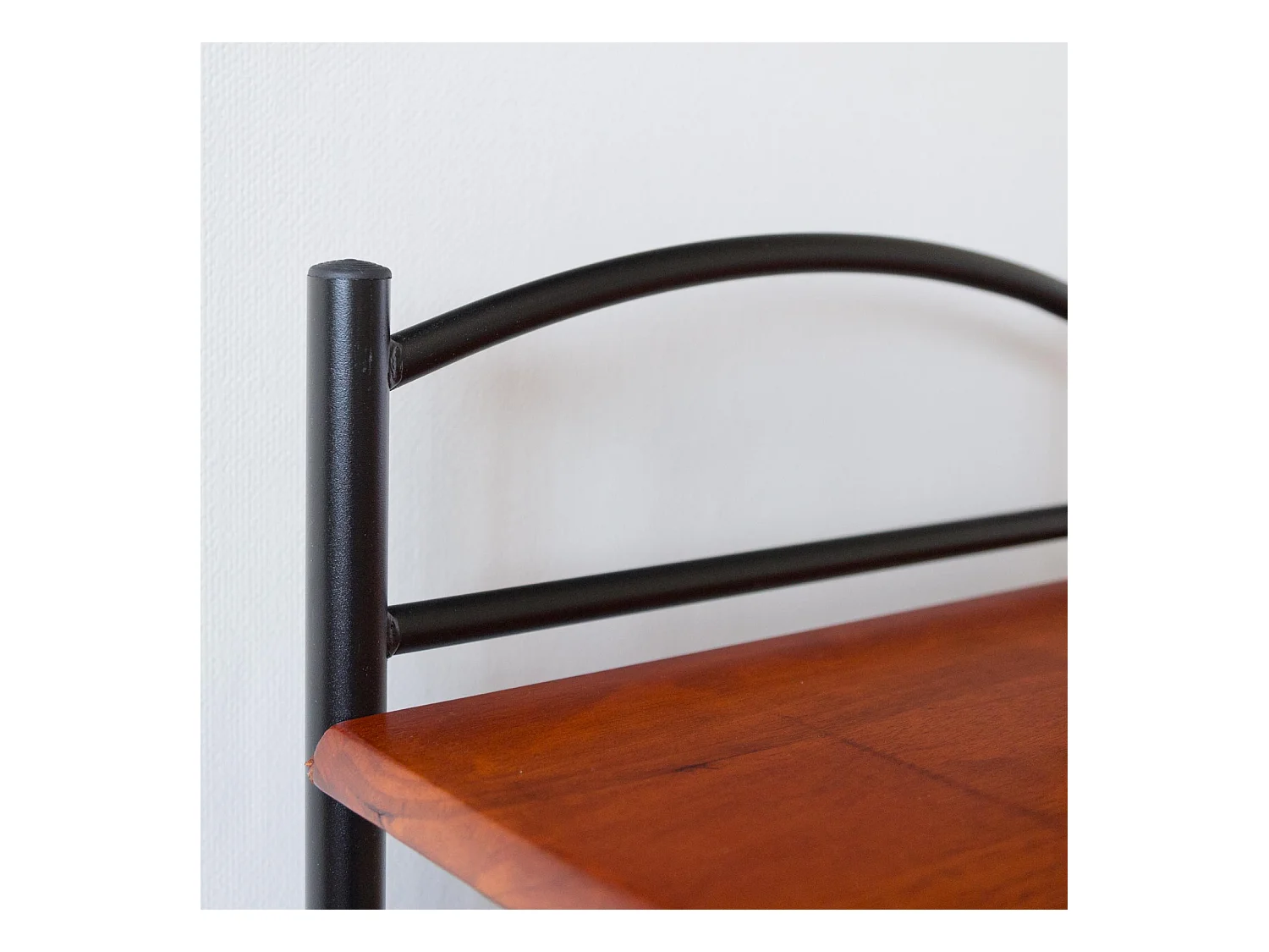 Nachtkastje 64x40x33 cm Zwart