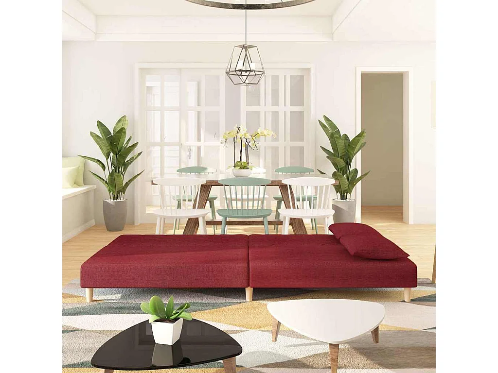 2-zits slaapbank met twee bordeauxrode stoffen kussens