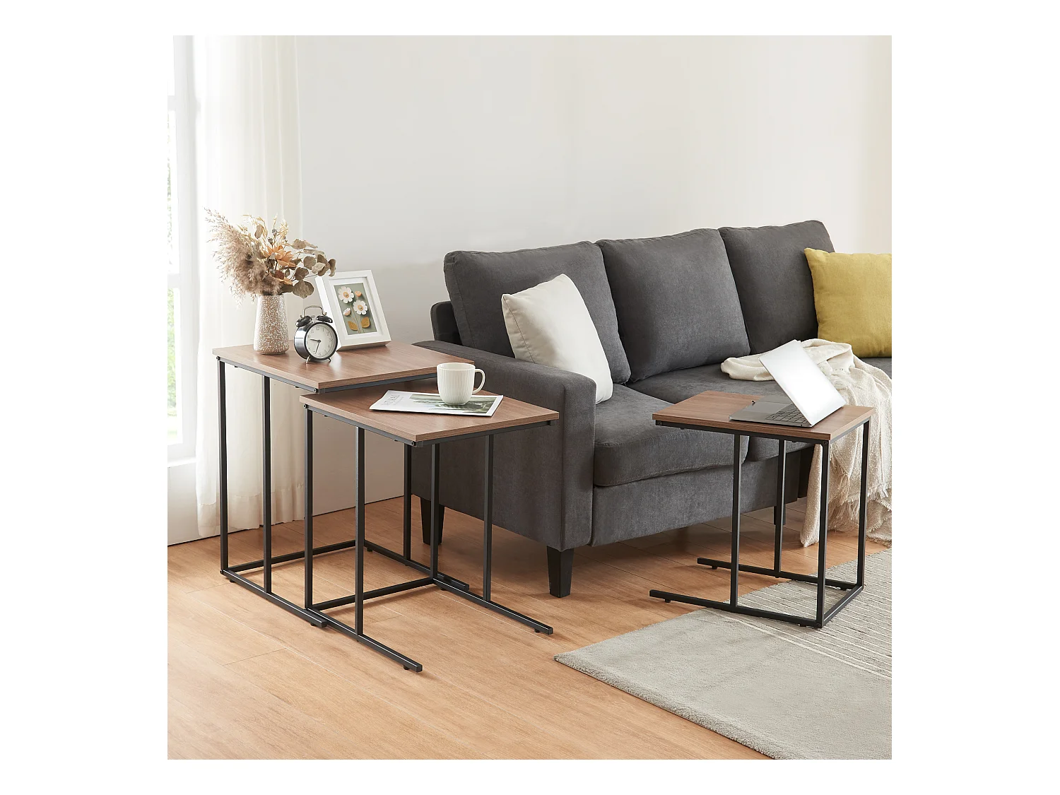 Set de 3 tables d'appoint Augustenborg gigognes noir effet noyer [en.casa]