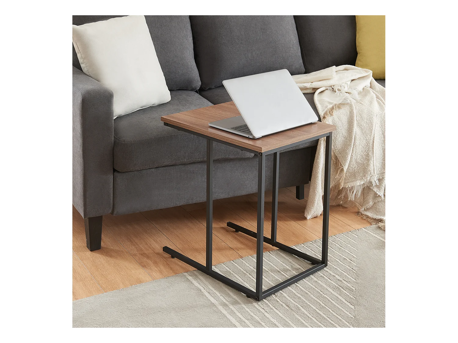 Set de 3 tables d'appoint Augustenborg gigognes noir effet noyer [en.casa]