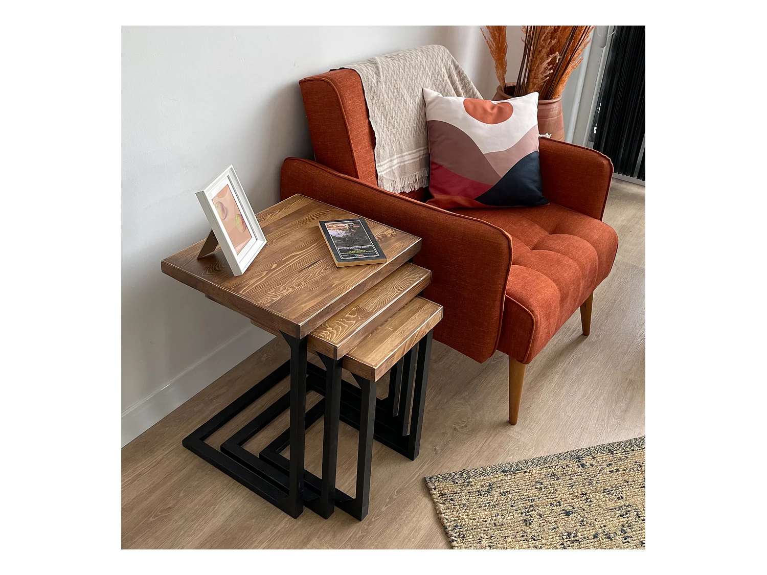 Lot de 3 tables d'appoint Rørvig gigognes pour salon noir / pin lasuré [en.casa]