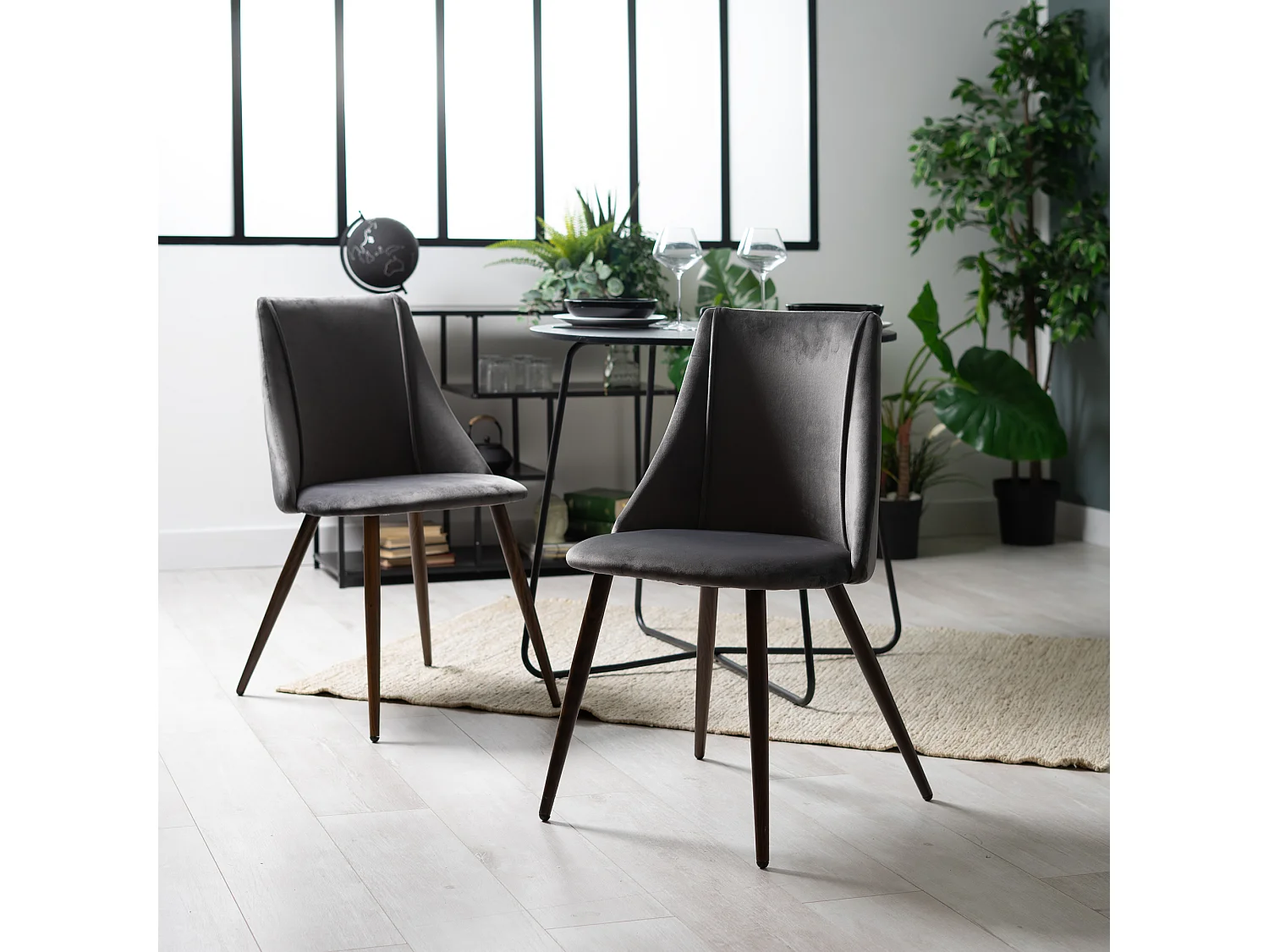 Lot De 2 Chaise De Salle À Manger Velours Gris Pieds En Métal Imitation Noyer Style Scandinave
