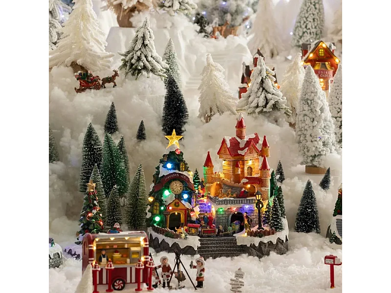 Village de Noël lumineux, animé et musical Chateau Manoir du Père Noël et ses animations