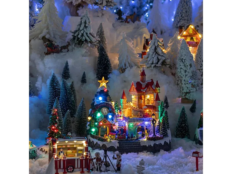 Village de Noël lumineux, animé et musical Chateau Manoir du Père Noël et ses animations