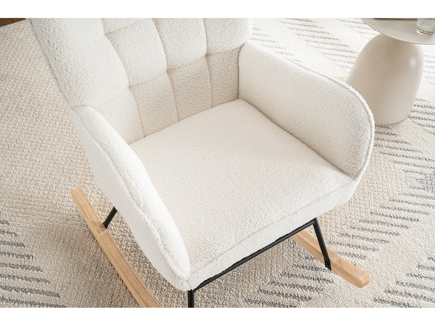 Poltrona de balanço branca, design ergonómico, base em borracha robusta, branca