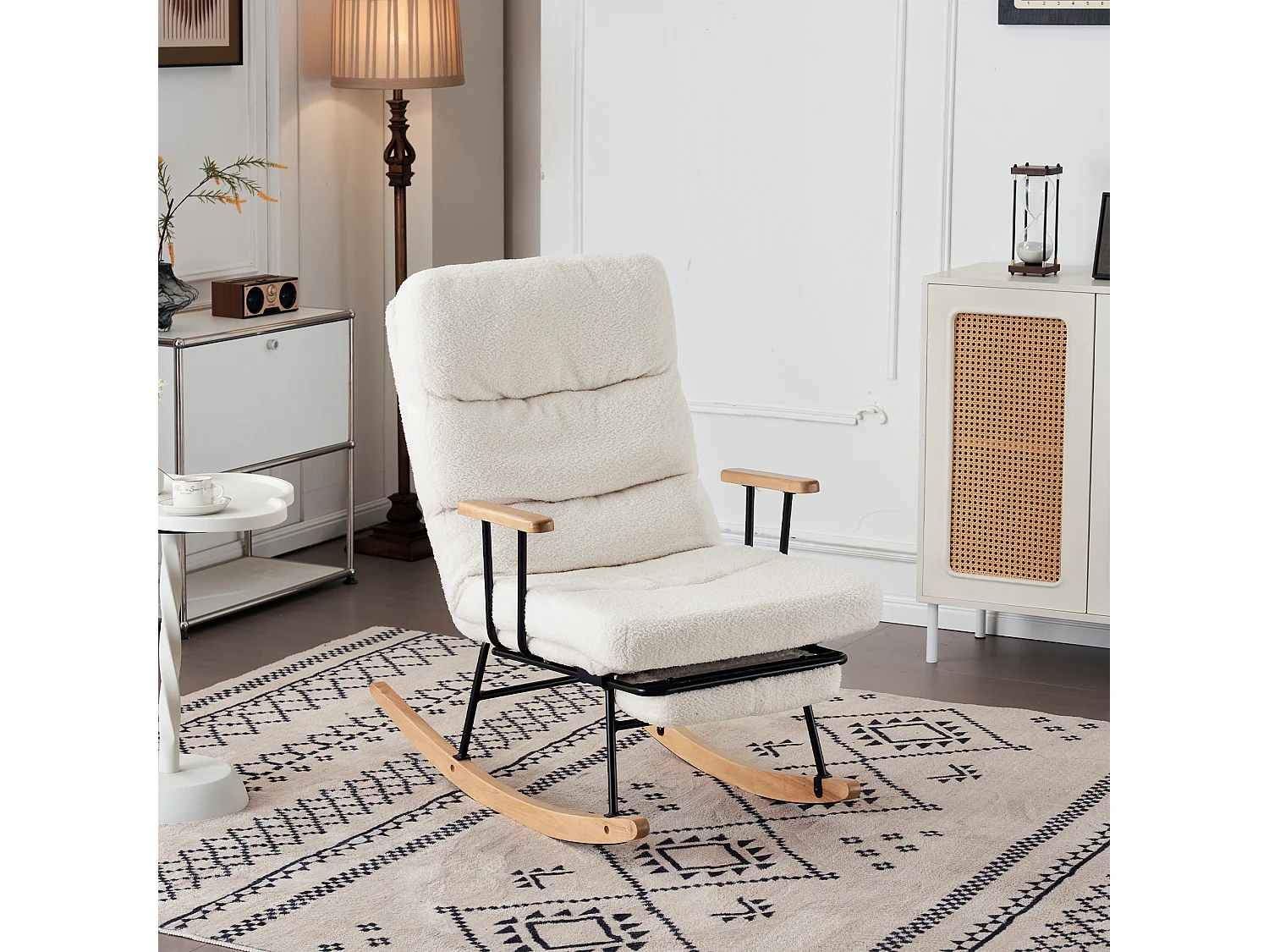 Fauteuil à bascule confortable avec mécanisme de réglage par gravité et repose-pieds manuel, blanc