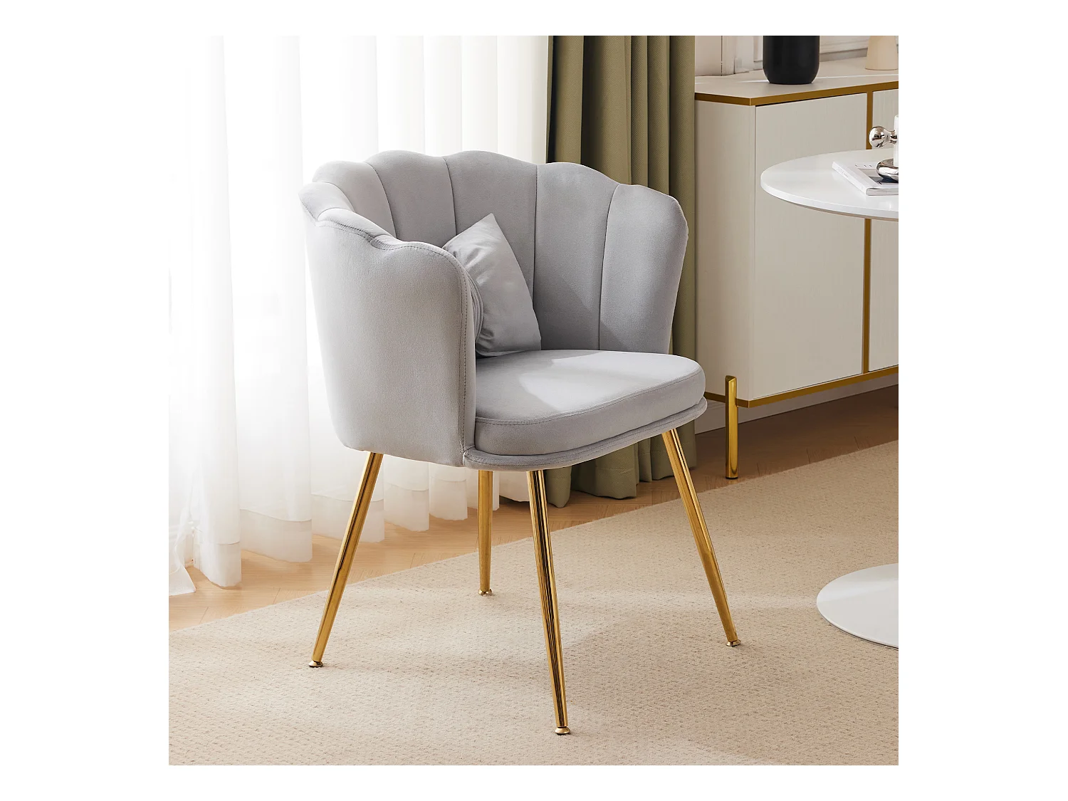 Fauteuil avec dossier en forme de pétales, coussins en forme de papillon,velours, gris