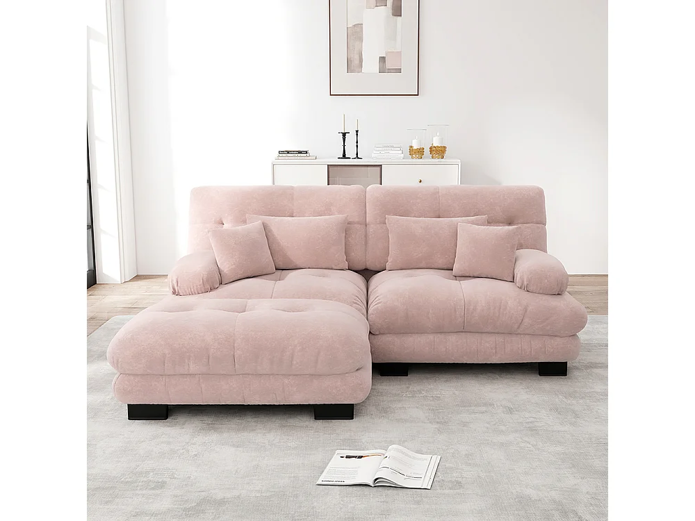 Divano angolare Cloud, ciniglia, due posti, con 2 cuscini lombari e 2 cuscini decorativi, braccioli larghi e poggiapiedi, rosa