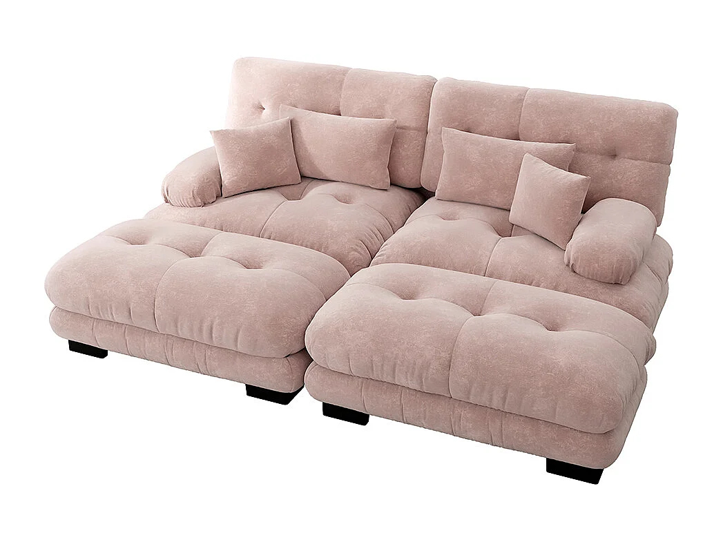 Tweezitsbank in chenille, twee lendenkussens en twee sierkussens, brede armleuningen en twee voetensteunen, bekleding in roze stof.