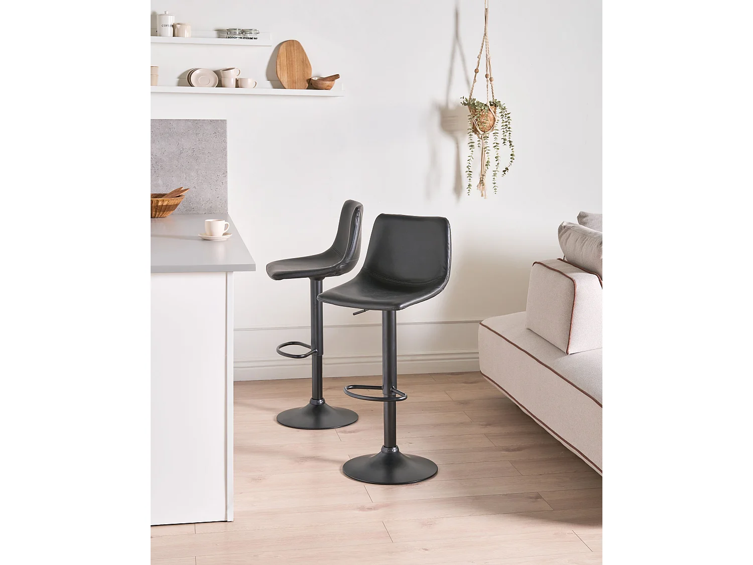 Lot de 2 tabourets de bar LEBRIJA Cuir PU Noir