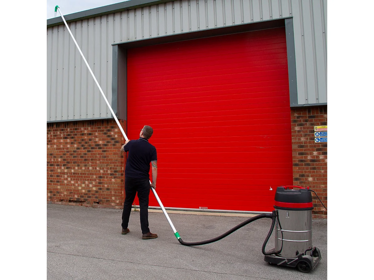 Odkurzacze do rynien Maxblast Gutter i odkurzacze na mokro i sucho o pojemności 80 l