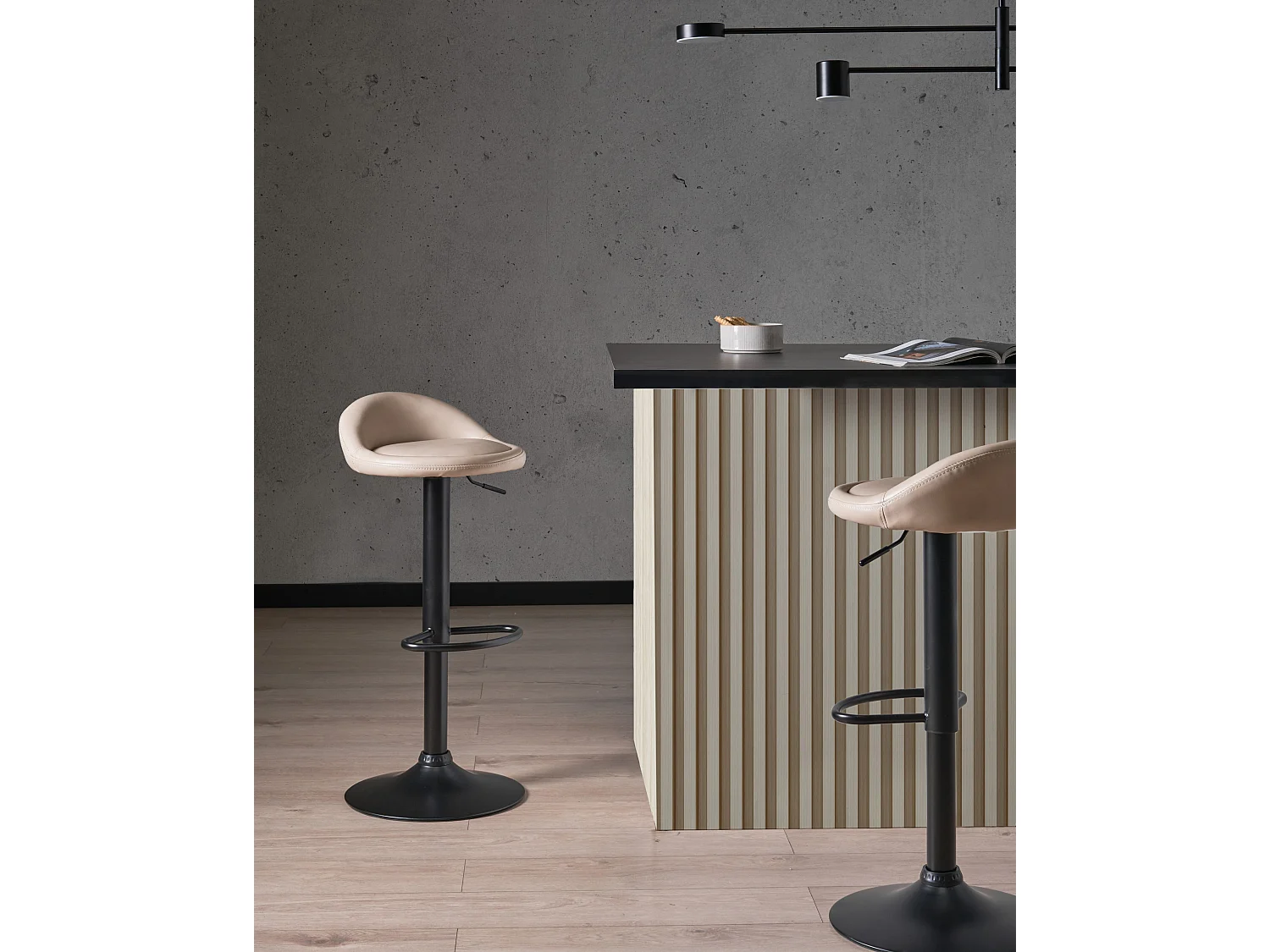 Lot de 2 tabourets de bar MEEDER Cuir PU Beige clair