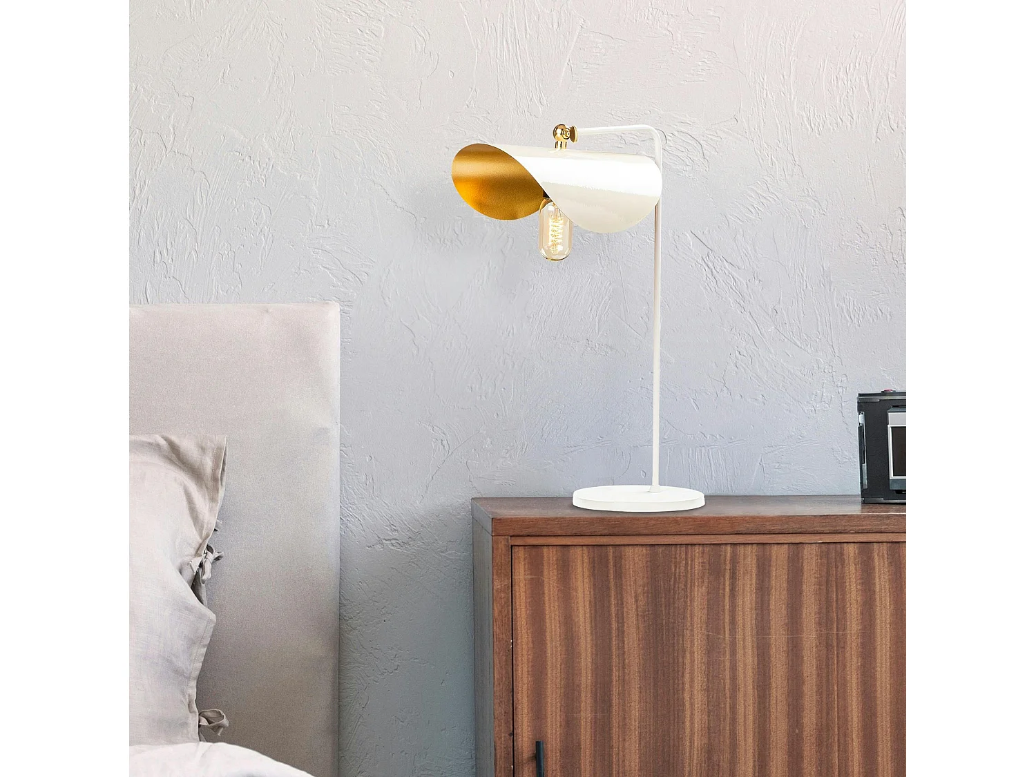 Lampe de table moderne blanche, abat-jour galbé SINOP