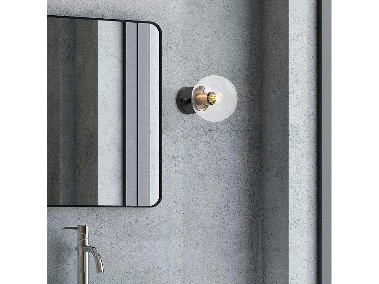 Applique murale moderne, globe transparent douille dorée SIERRE