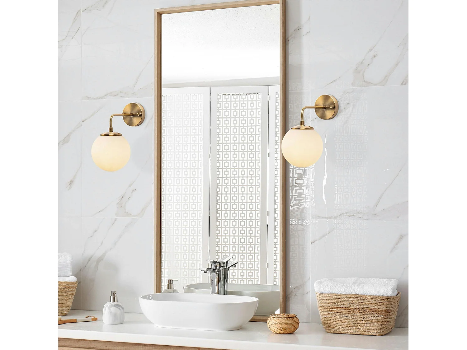 Applique murale vintage, structure dorée globe blanc SIERRE