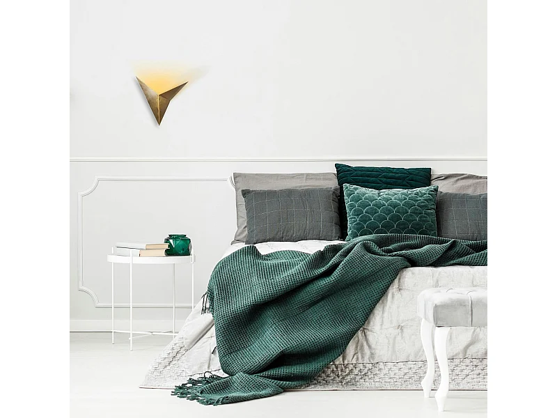 Applique murale design dorée, origami triangulaire SFAX