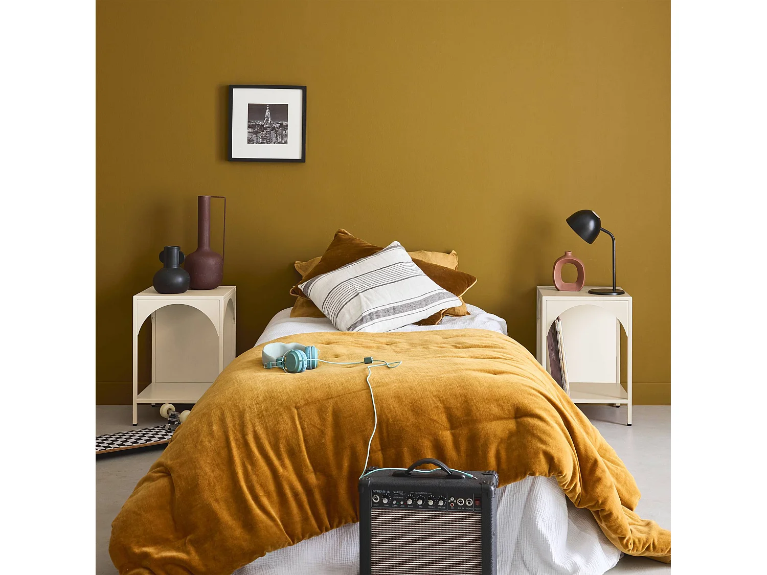 Set 2 comodini, tavolini industriali, beige